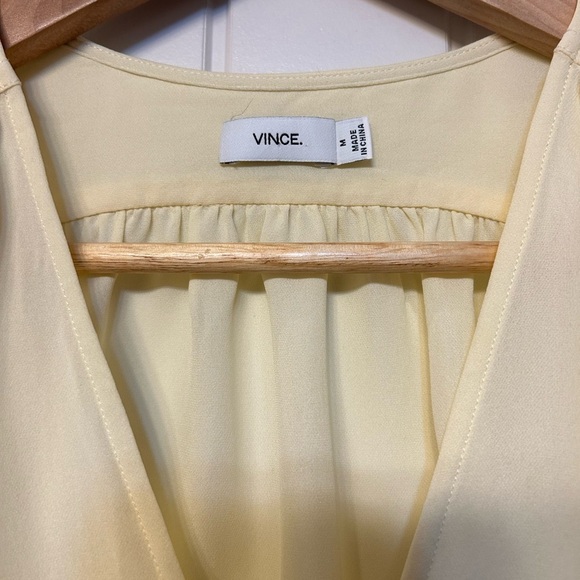 Vince. 100% silk top - Picture 5 of 6